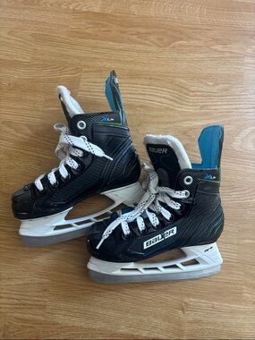 Bauer Black Skates Y11